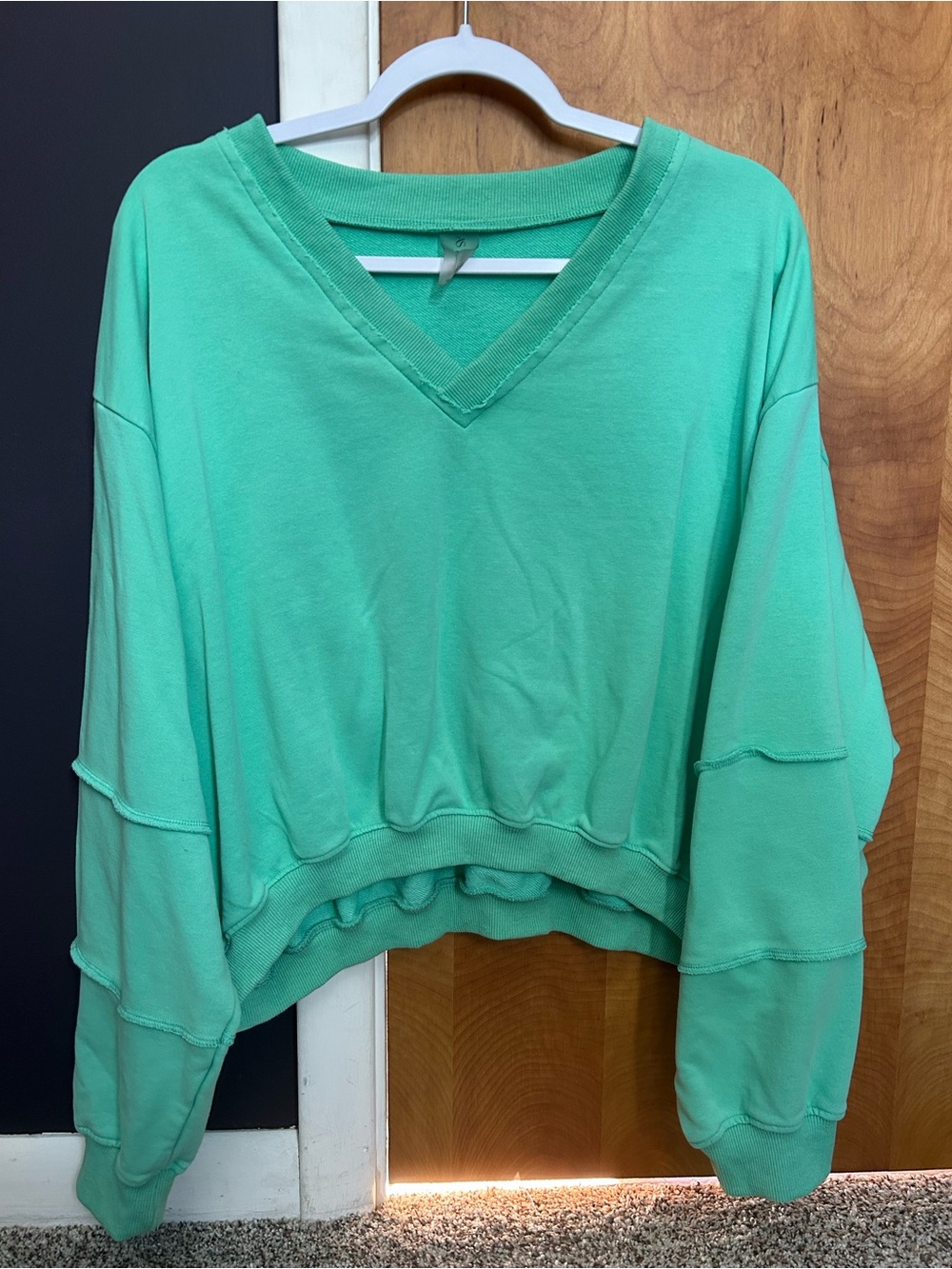 Women's Mint Green V-Neck Pullover Sweatshirt